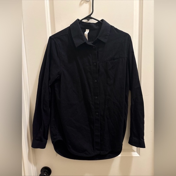 lululemon athletica Tops - Lululemon Full Day Ahead Shirt Women's 6 Black Collared Long Sleeve Button Up
